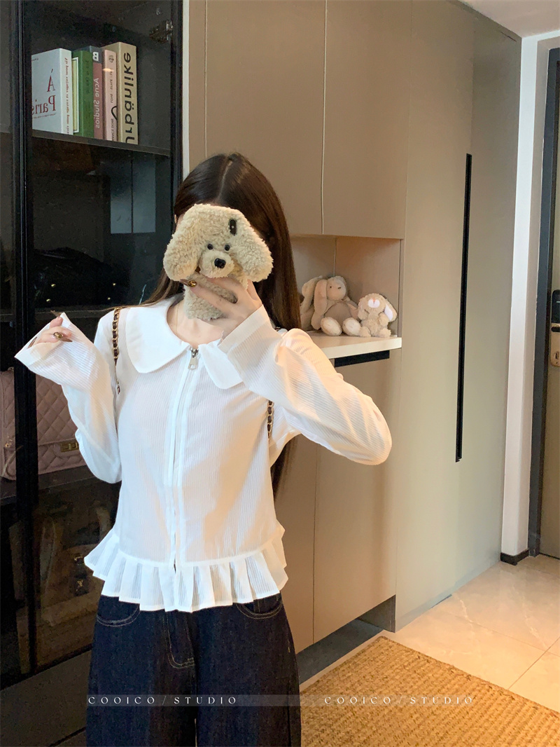 Pleated Waist Zip Shirt with Doll Collar and Pinstripes in White