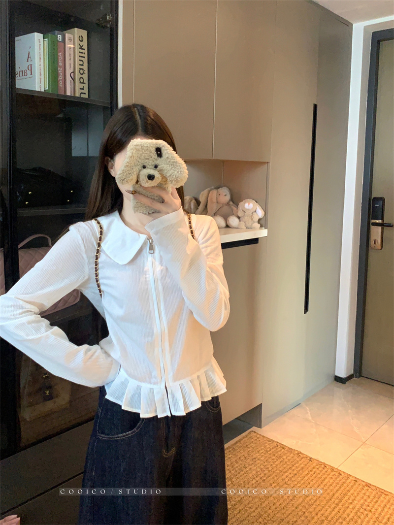 Pleated Waist Zip Shirt with Doll Collar and Pinstripes in White - Image 2