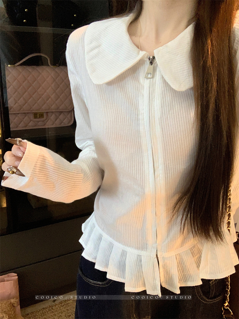 Pleated Waist Zip Shirt with Doll Collar and Pinstripes in White - Image 3