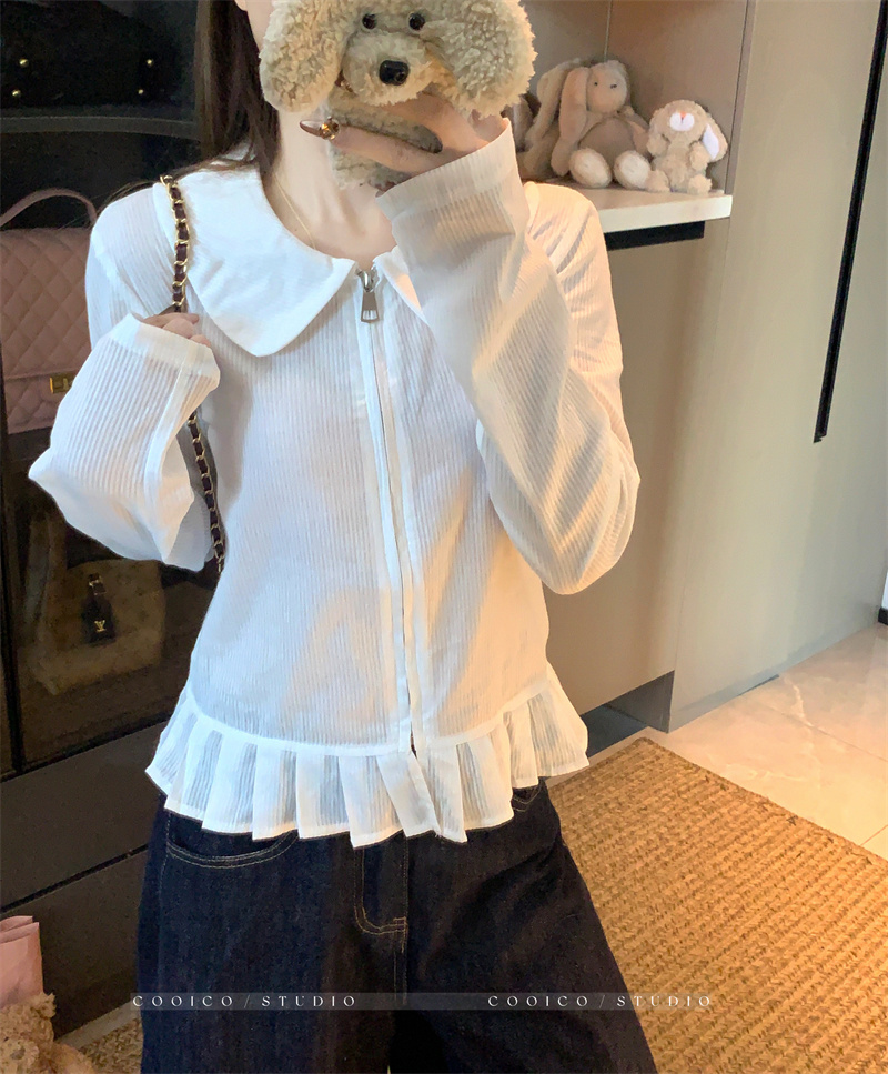 Pleated Waist Zip Shirt with Doll Collar and Pinstripes in White - Image 4