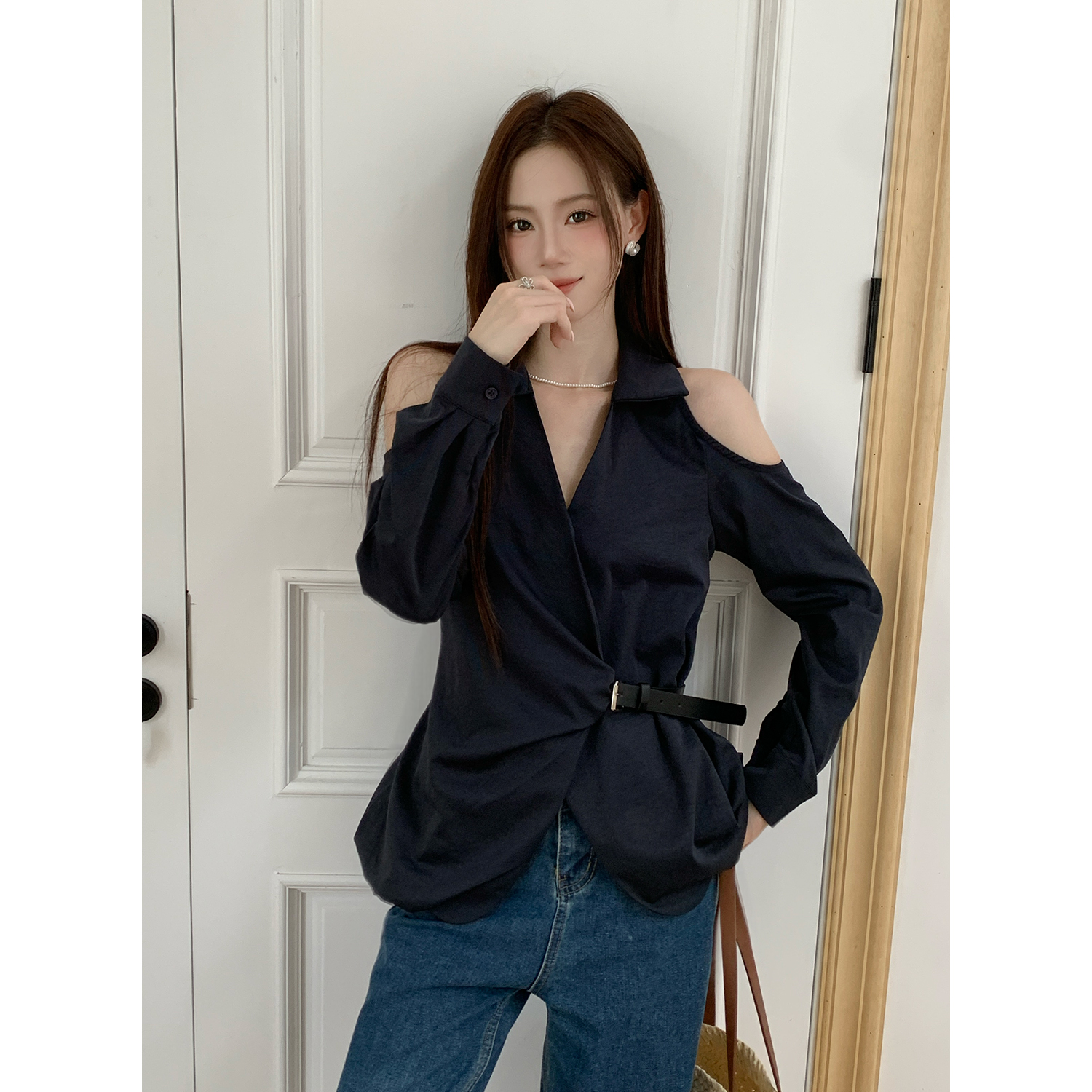 Women's Solid Color Long Sleeve Shirt with Design Details Fall 2026 - Image 4