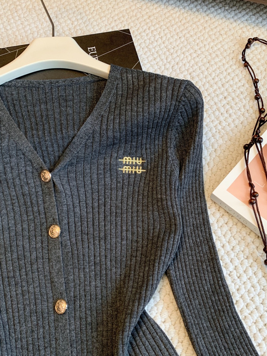 Dark Gray V-Neck Long Sleeve Polo Knit Cardigan Top for Women 2026 Early Autumn Slimming - Image 4
