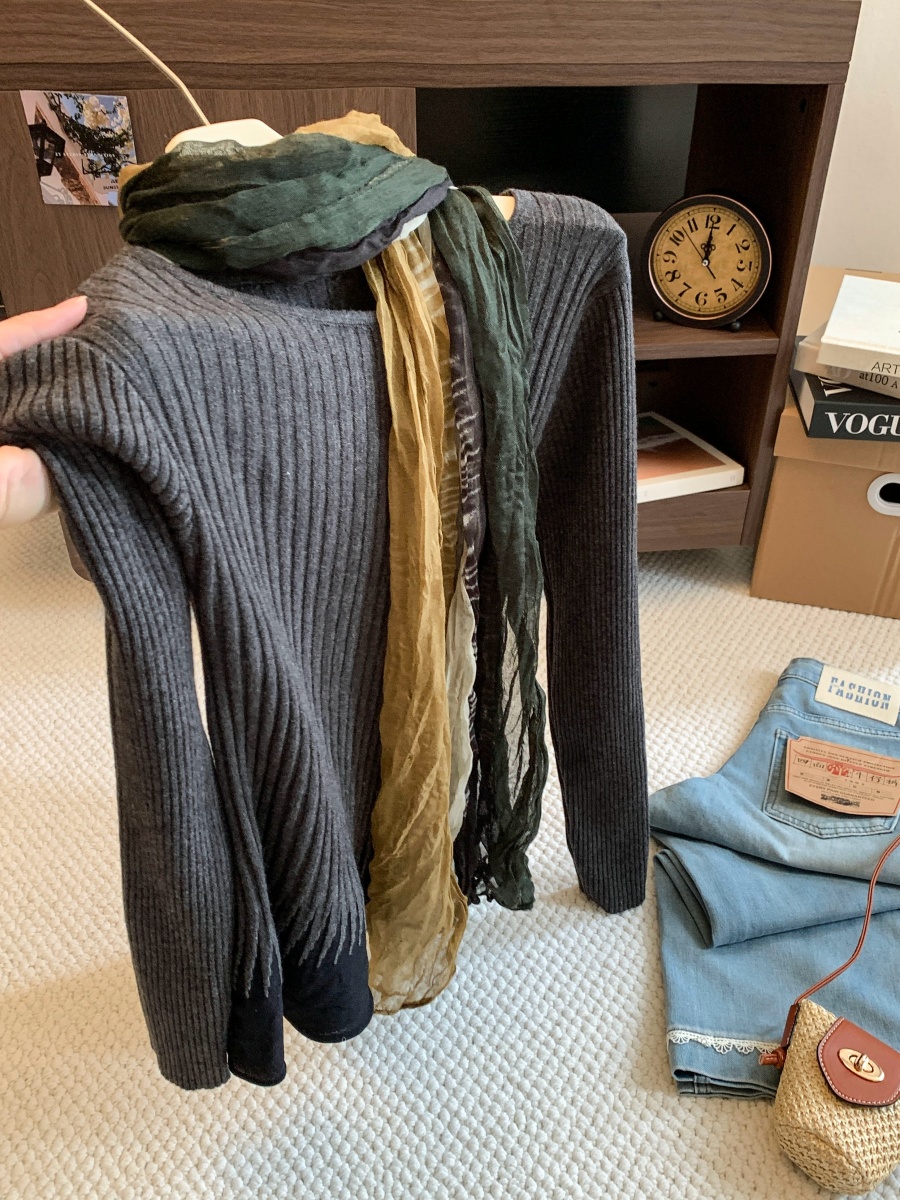 Early Autumn Mesh Knit Long Sleeve Top with Gradient Tulle Scarf Two Piece Set - Image 2