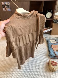 Women's Batwing Sleeve Cropped Knit Sweater 2026 Early Autumn Slimming Waist French Cape Pullover Top - Style 606c98