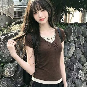 Summer New Button Decor Slimming Versatile Trendy Top 2026 Winter New Stylish Age-Reducing